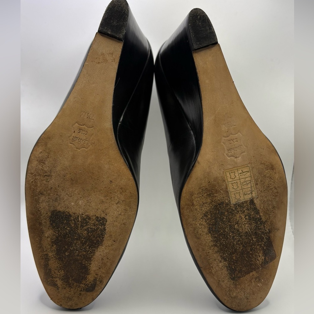EUC Tory Burch Raleigh Wedge Black Heels with Gold Logo - Picture 9 of 10
